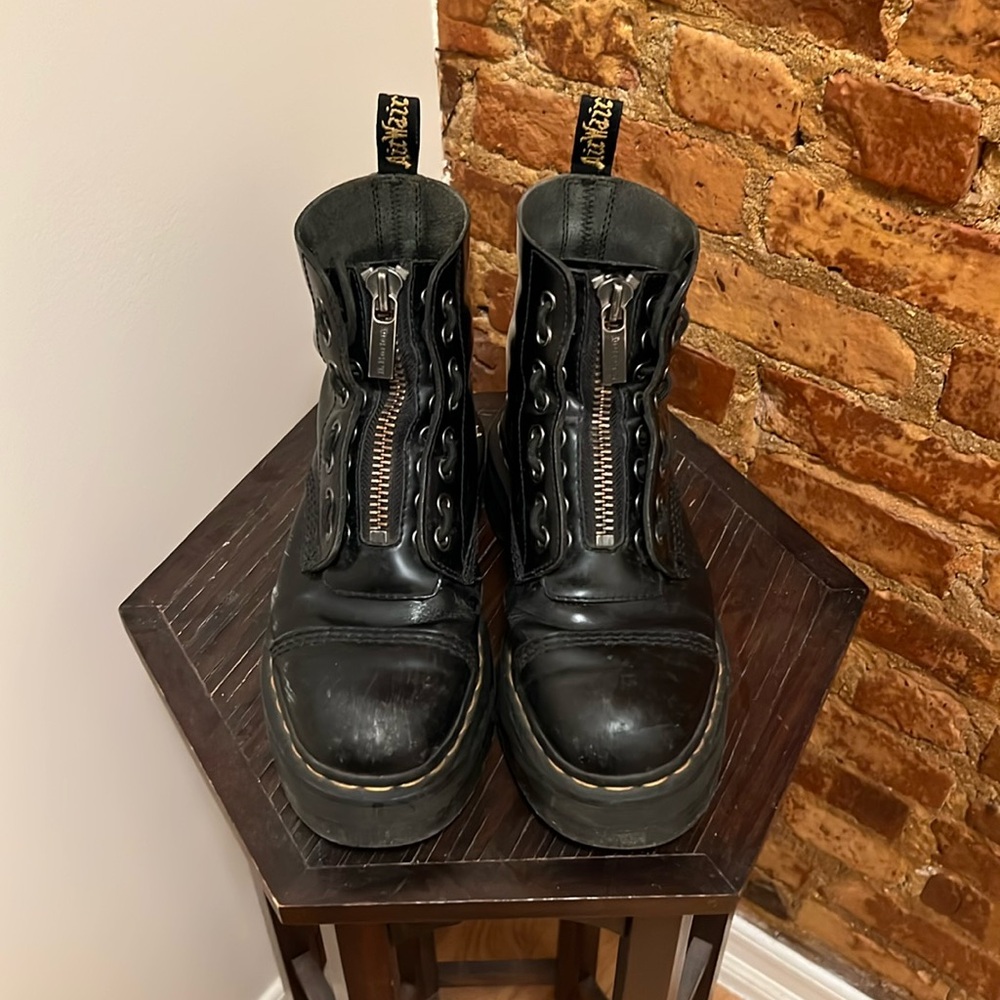 Doc martins - size 8 women’s (EU 39)